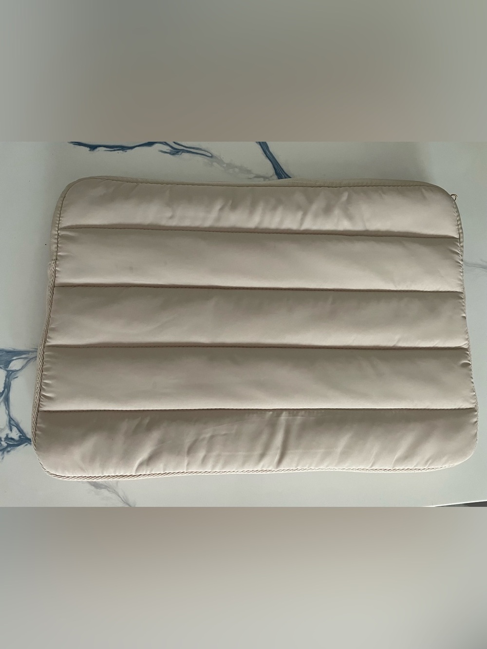 VANDEL Puffer Padded Cream laptop/tablet Sleeve – Puffer Protective Case